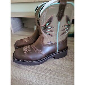 Women's JUSTIN Nettie Brown Water Buffalo Wide Square Toe Cowboy Boots Size 7.5